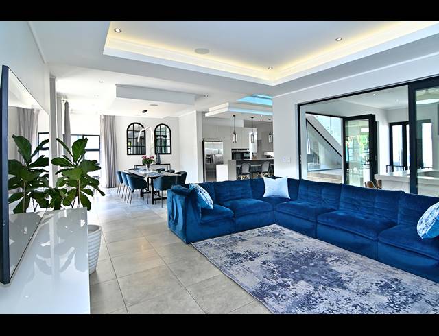 5 BEDROOM HOUSE FOR SALE IN WATERFALL COUNTRY VILLAGE